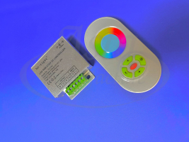 Комплект FUT042 (RGB), пульт белый/черный, 3*6A